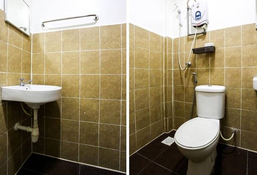 Spot On 89992 Hotel Azra