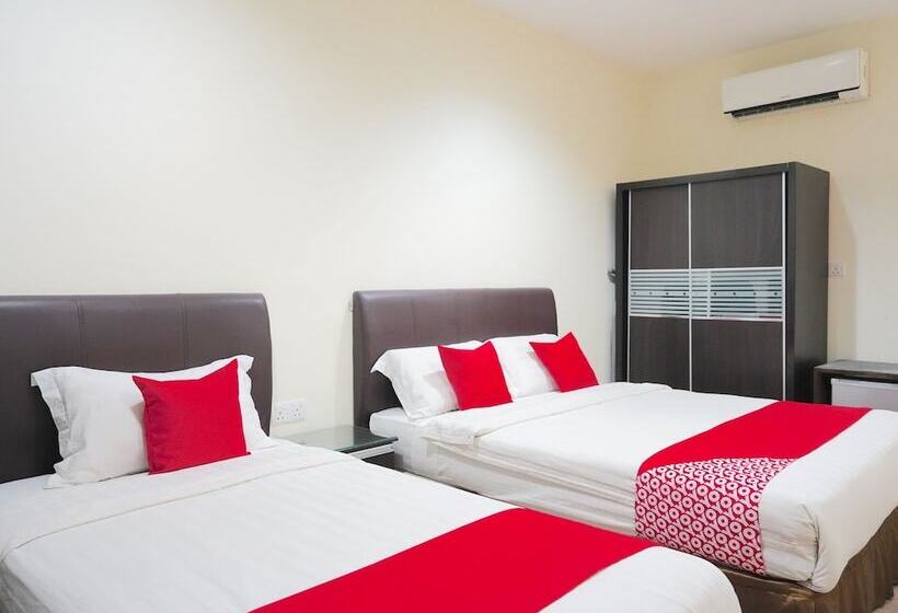 Spot On 89992 Hotel Azra