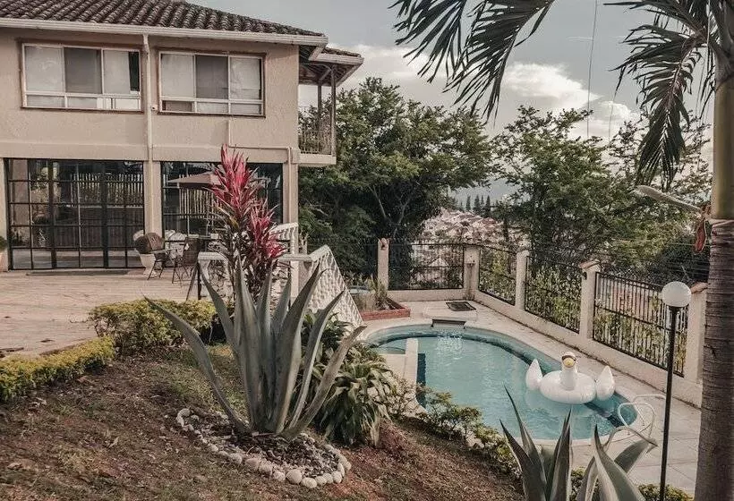 تختخواب و صبحانه Casa Lago Boutique