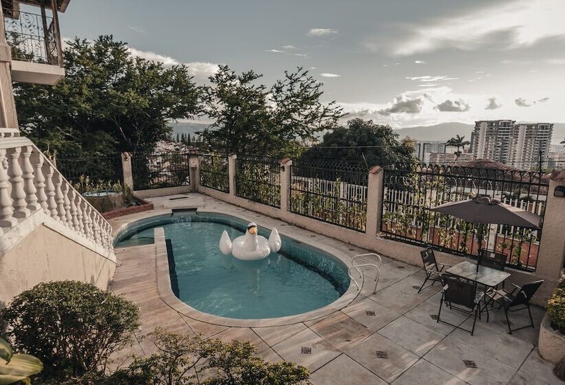 تختخواب و صبحانه Casa Lago Boutique