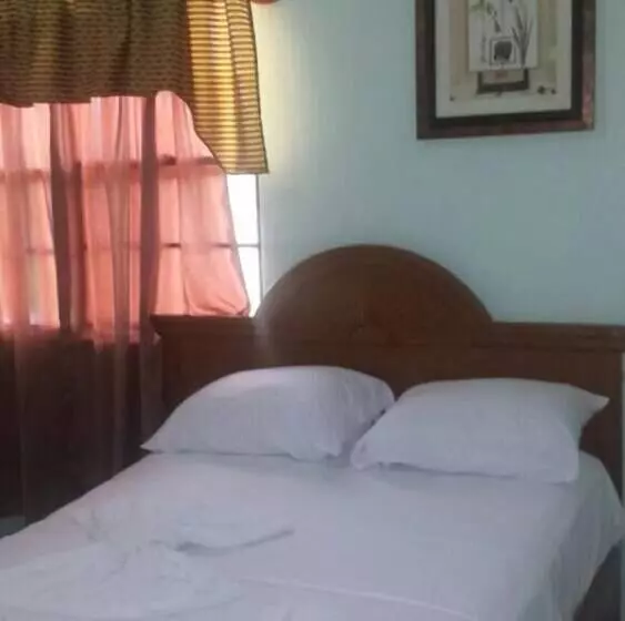 Aamiaismajoitus (B&B) Ms Holder S Comfort Villa