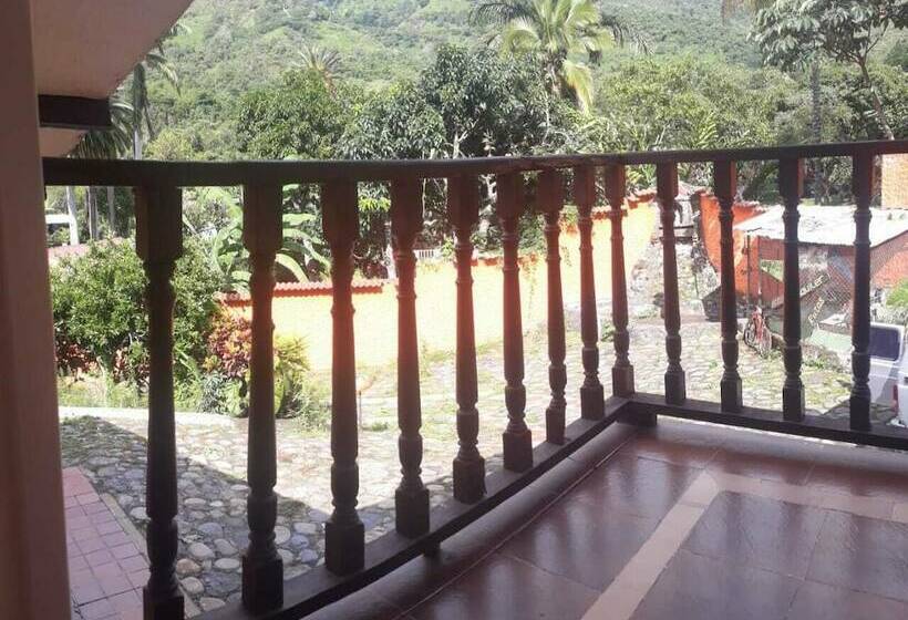 مبيت وإفطار Posada Aventura