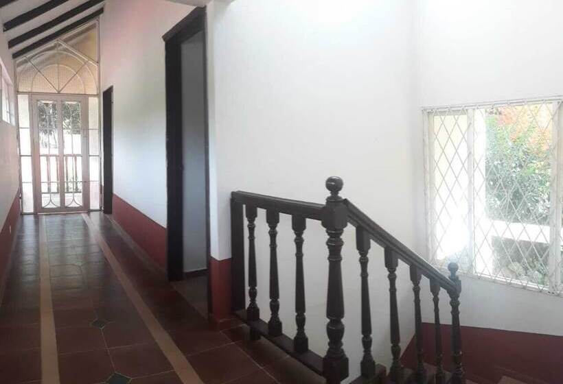 مبيت وإفطار Posada Aventura