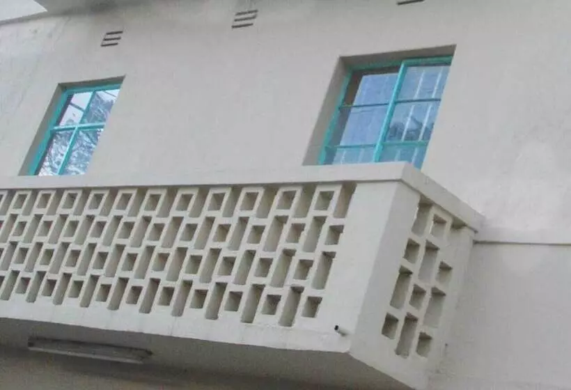 تختخواب و صبحانه Quest Resort