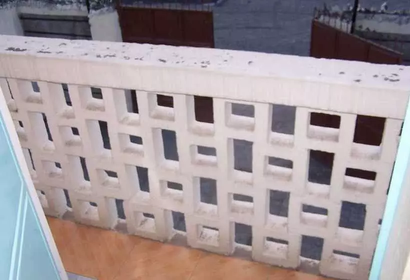 تختخواب و صبحانه Quest Resort