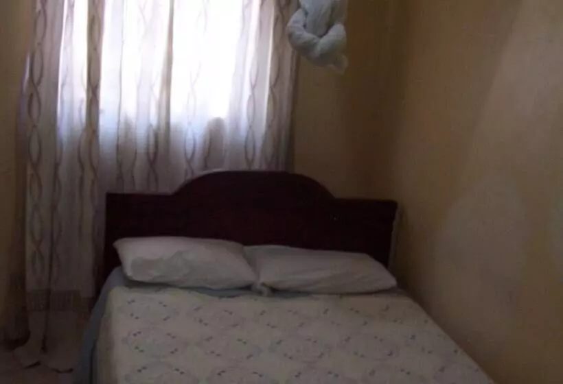 تختخواب و صبحانه Quest Resort