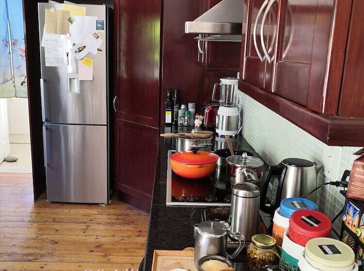 مبيت وإفطار T House