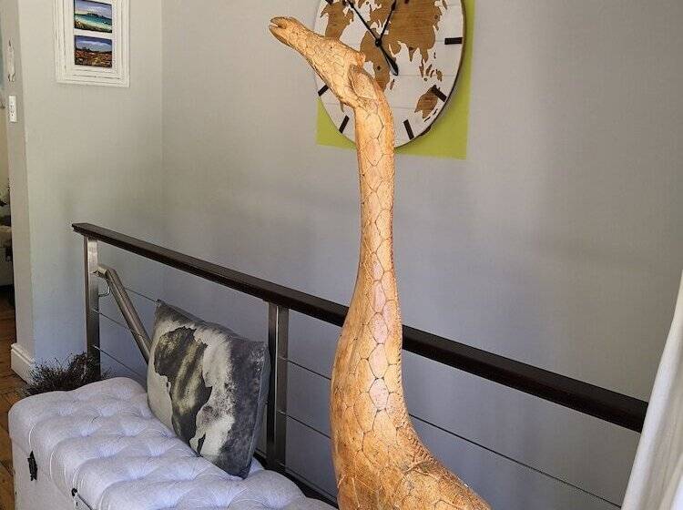 مبيت وإفطار T House