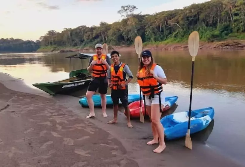 مسافرخانه Yacumama Tambopata Ecolodge