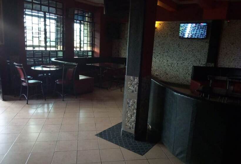 호텔 Chartered Guest House