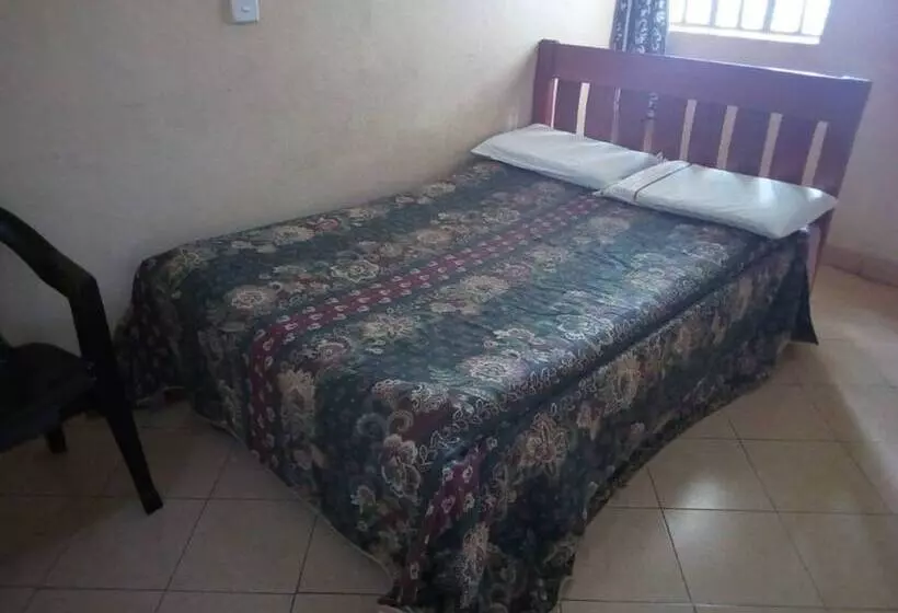 هتل Chartered Guest House