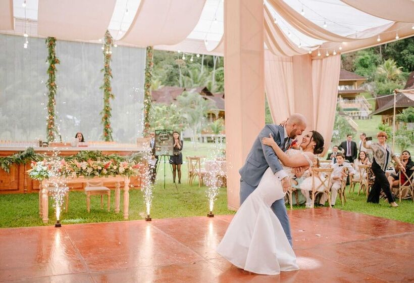 호텔 Mercedes Lodge