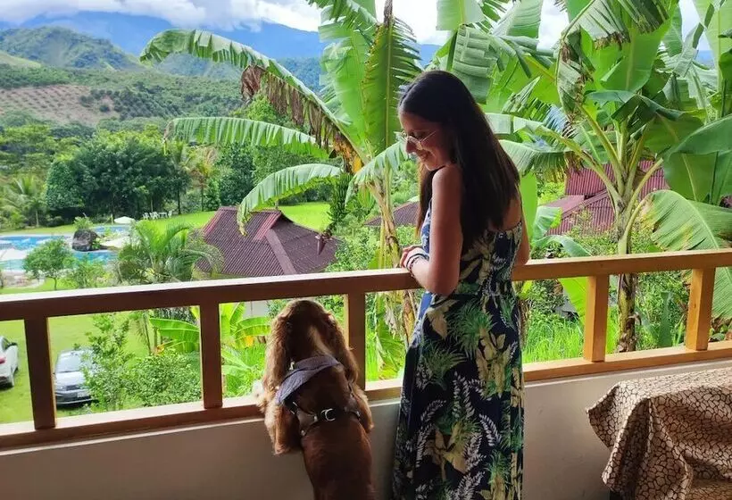 Hotelli Mercedes Lodge