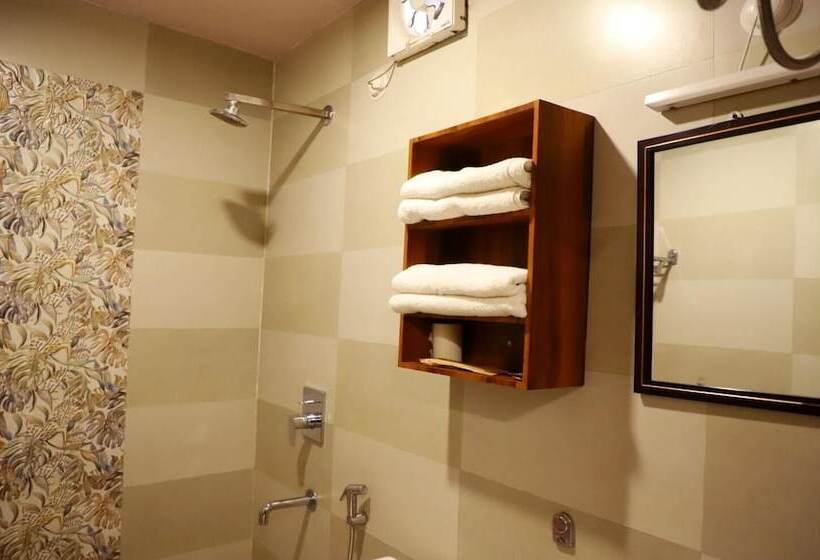 فندق Symphony By Devbhoomi Corbett Resort