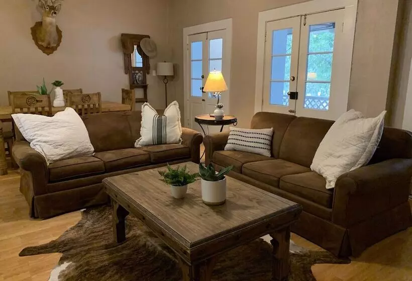 Hotelli The Schmitz Bed & Breakfast