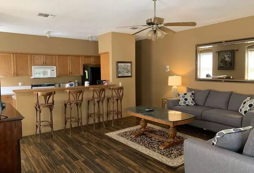 Hotelli The Schmitz Bed & Breakfast