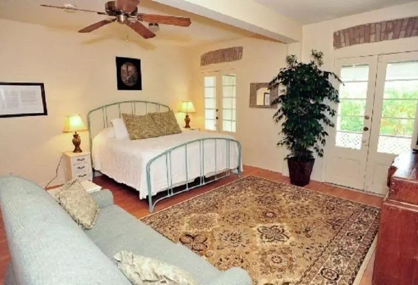 Hotelli The Schmitz Bed & Breakfast