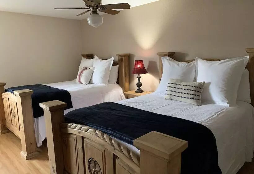 Hotelli The Schmitz Bed & Breakfast