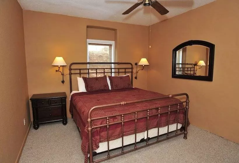 Hotelli The Schmitz Bed & Breakfast