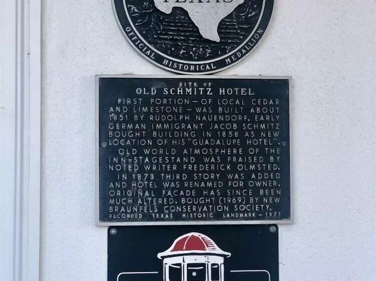 Hotelli The Schmitz Bed & Breakfast