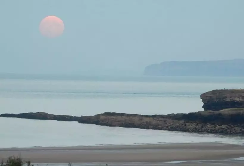 Lligwy Beach Cottage