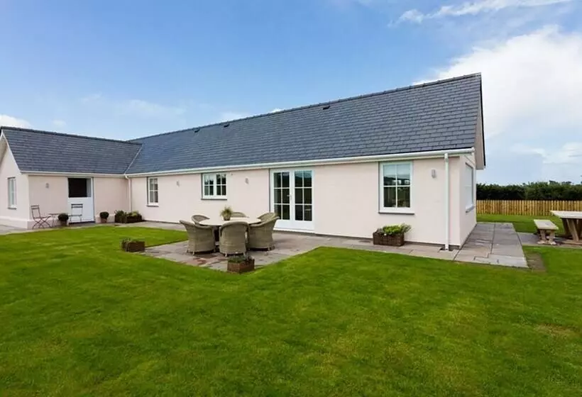 Lligwy Beach Cottage