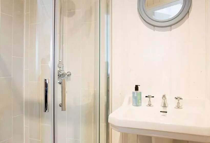 Lligwy Beach Cottage