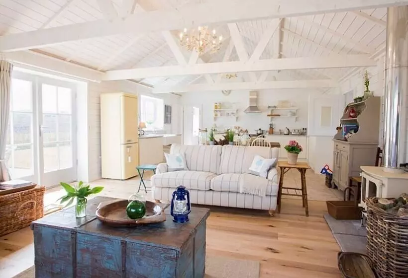 Lligwy Beach Cottage