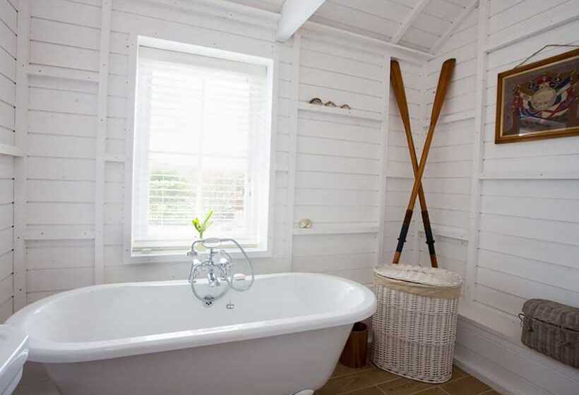 Lligwy Beach Cottage