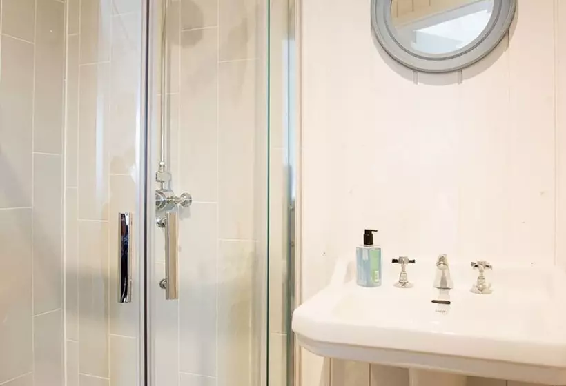 Lligwy Beach Cottage