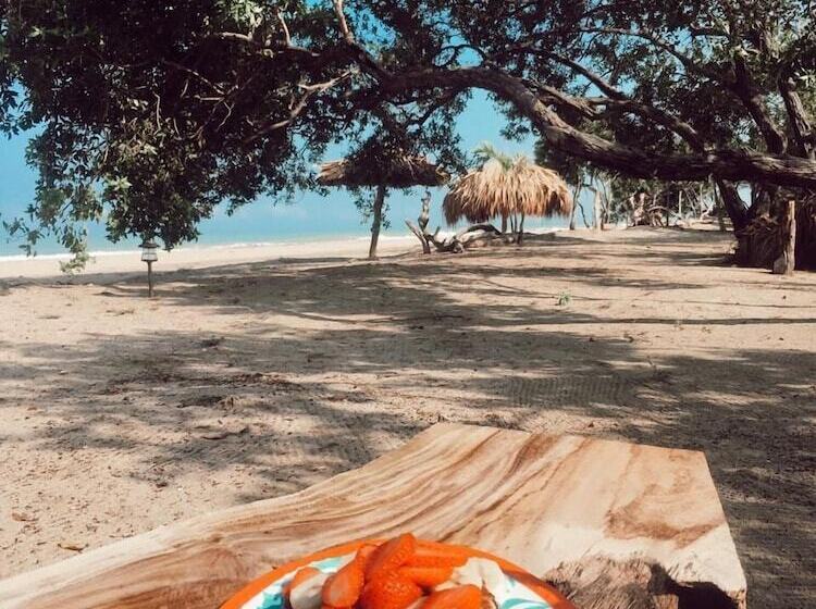 Maleiwa Beach Hostel