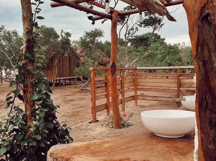 Maleiwa Beach Hostel