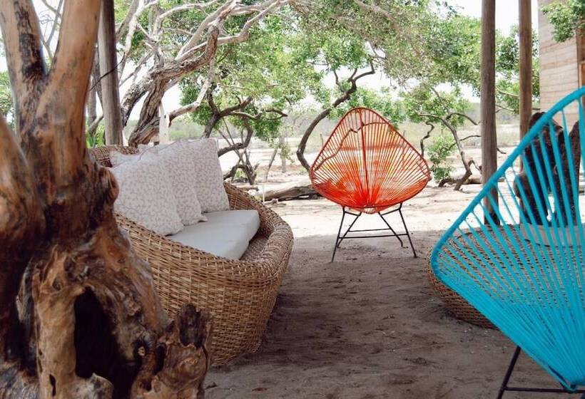 Maleiwa Beach Hostel