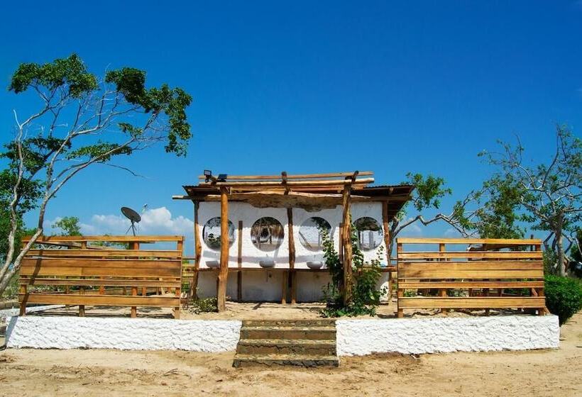 Maleiwa Beach Hostel