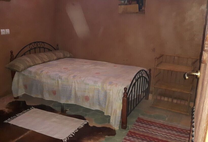 Pension (Hôtel basse catégorie) Maison D Hôtes A Tioute Chez Abdelmajid