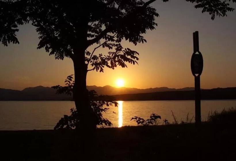 膳宿费 Onuma Lakeside Cottage