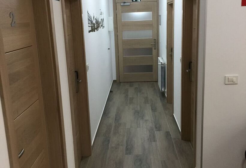 Pensione Sobe Rooms Kvatric