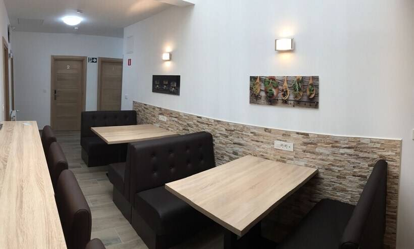 Pensione Sobe Rooms Kvatric