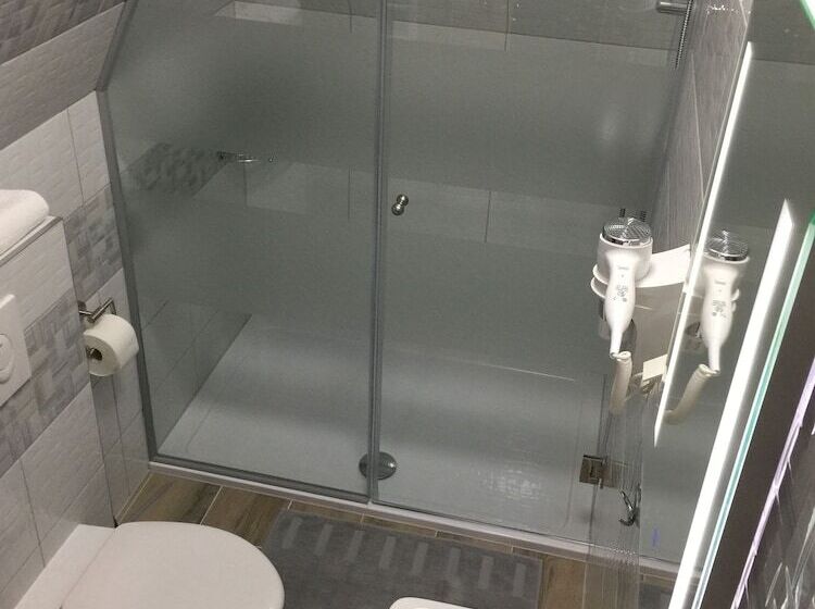 Pensione Sobe Rooms Kvatric