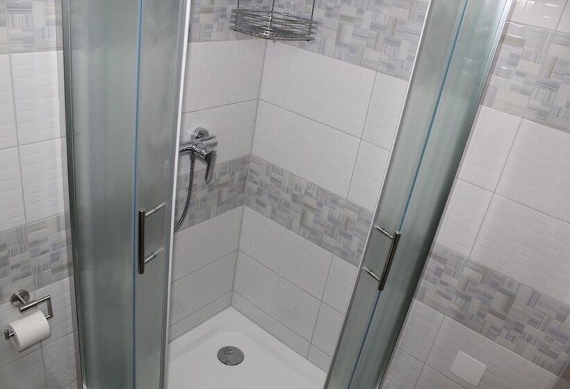 Pensione Sobe Rooms Kvatric