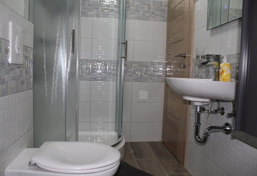 Pensione Sobe Rooms Kvatric