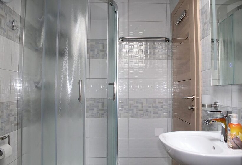 Pensione Sobe Rooms Kvatric