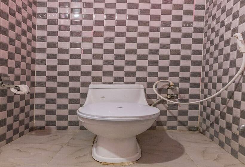 Spot On 617 Hotel Hemant