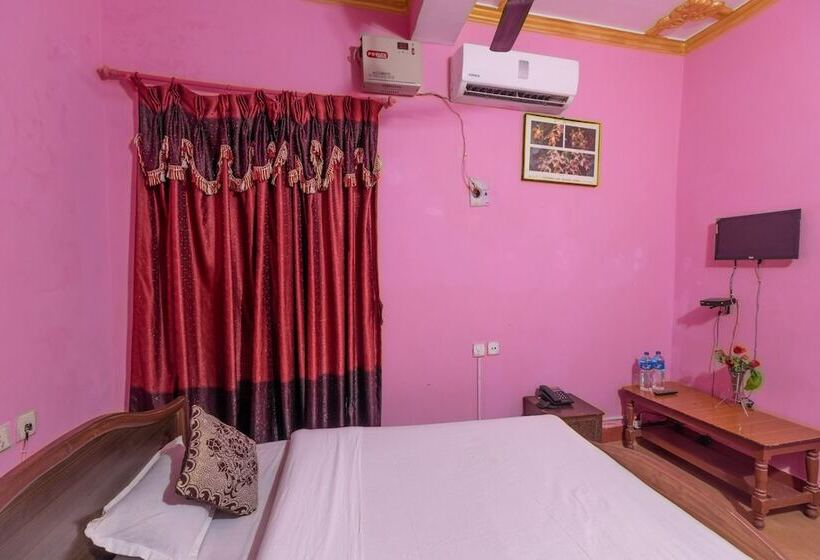 Spot On 617 Hotel Hemant