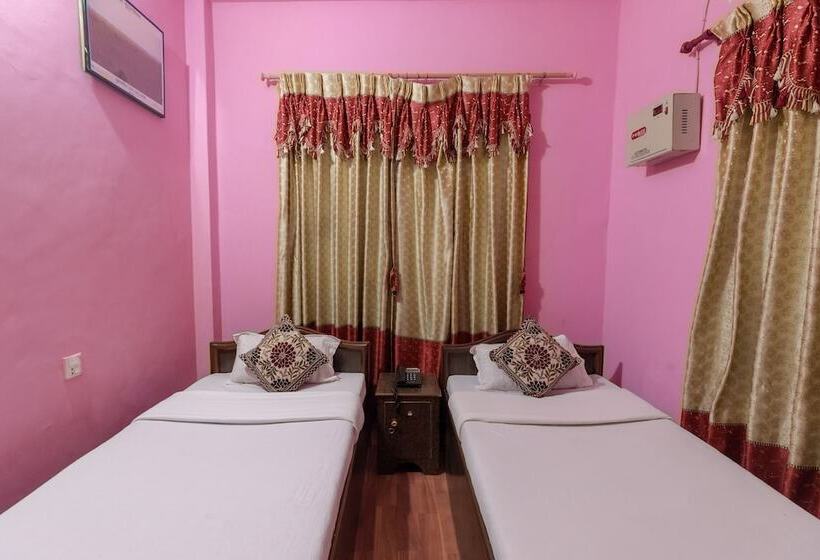 Spot On 617 Hotel Hemant