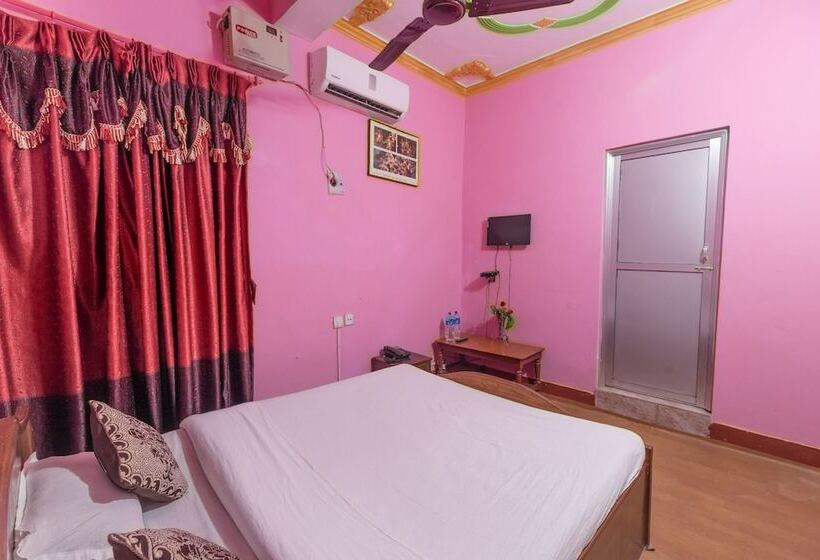 Spot On 617 Hotel Hemant