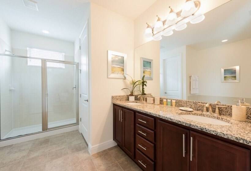 Villa In Encore Resort At Reunion 1996