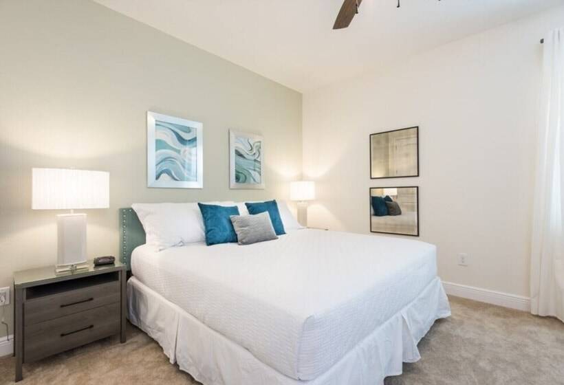 Villa In Encore Resort At Reunion 1996