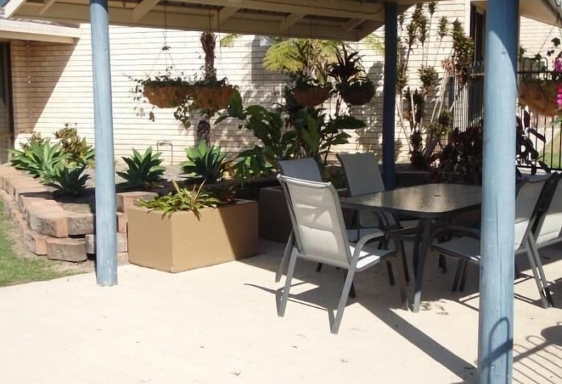 Gladstone Village Motel