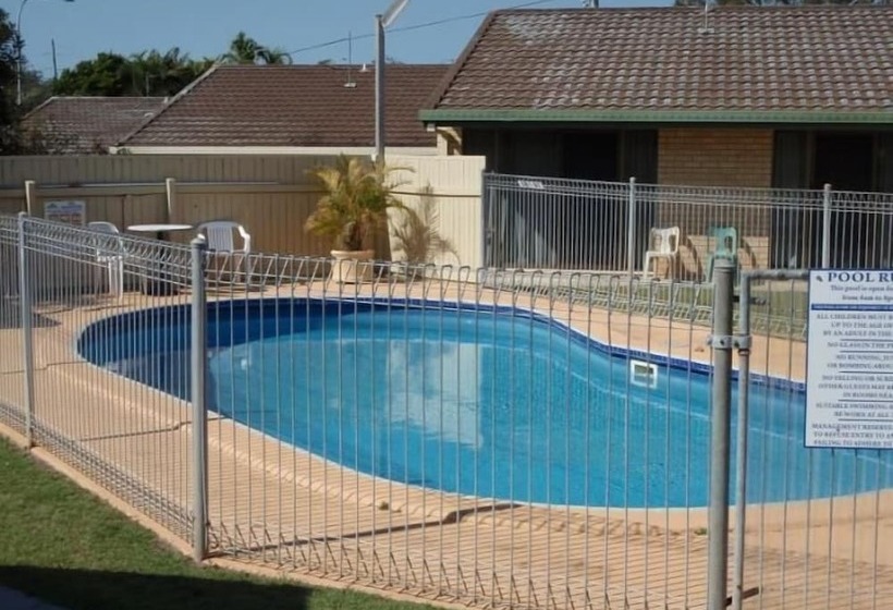 Gladstone Village Motel